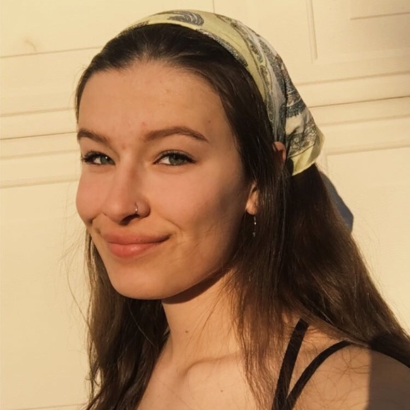 Meet your Posher, Ella - Picture 1 of 1